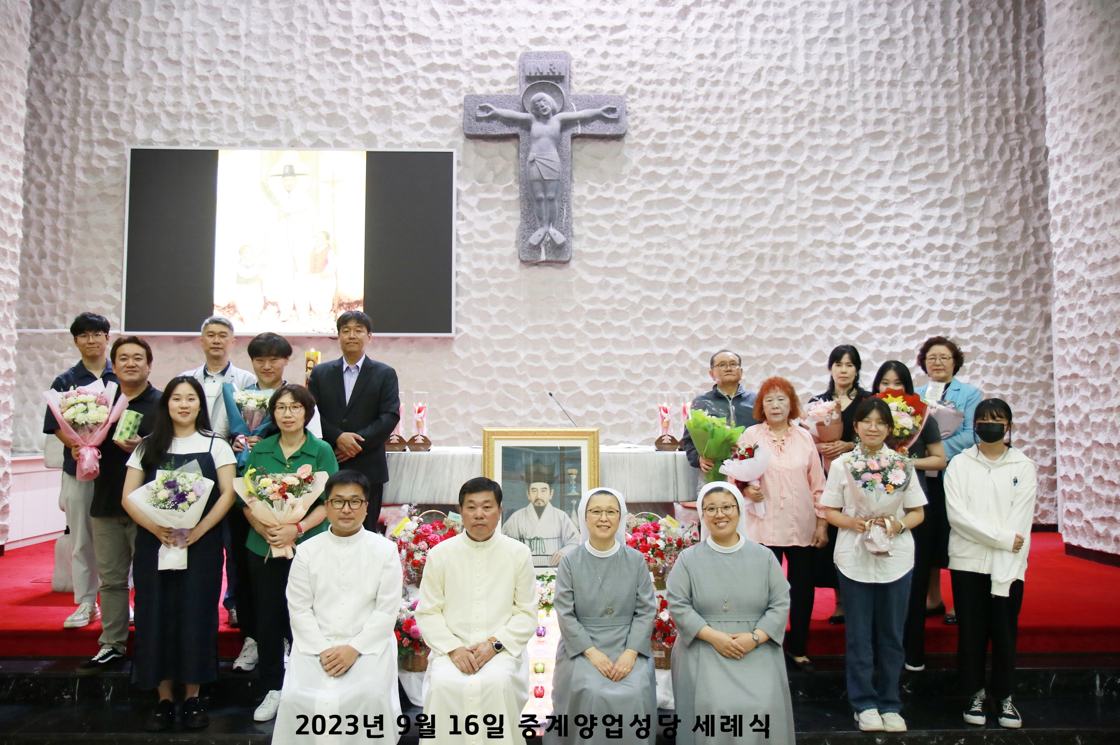 1M2023년 9월 세례식 단체사진 로고.JPG